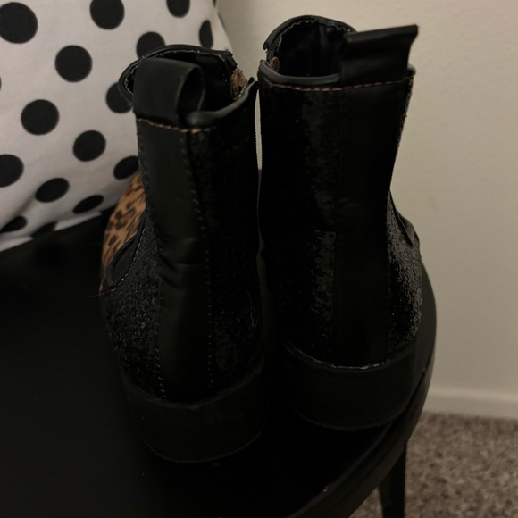 Stevie’s leopard and black sparkle booties, size 6. Excellent condition. - Picture 3 of 4